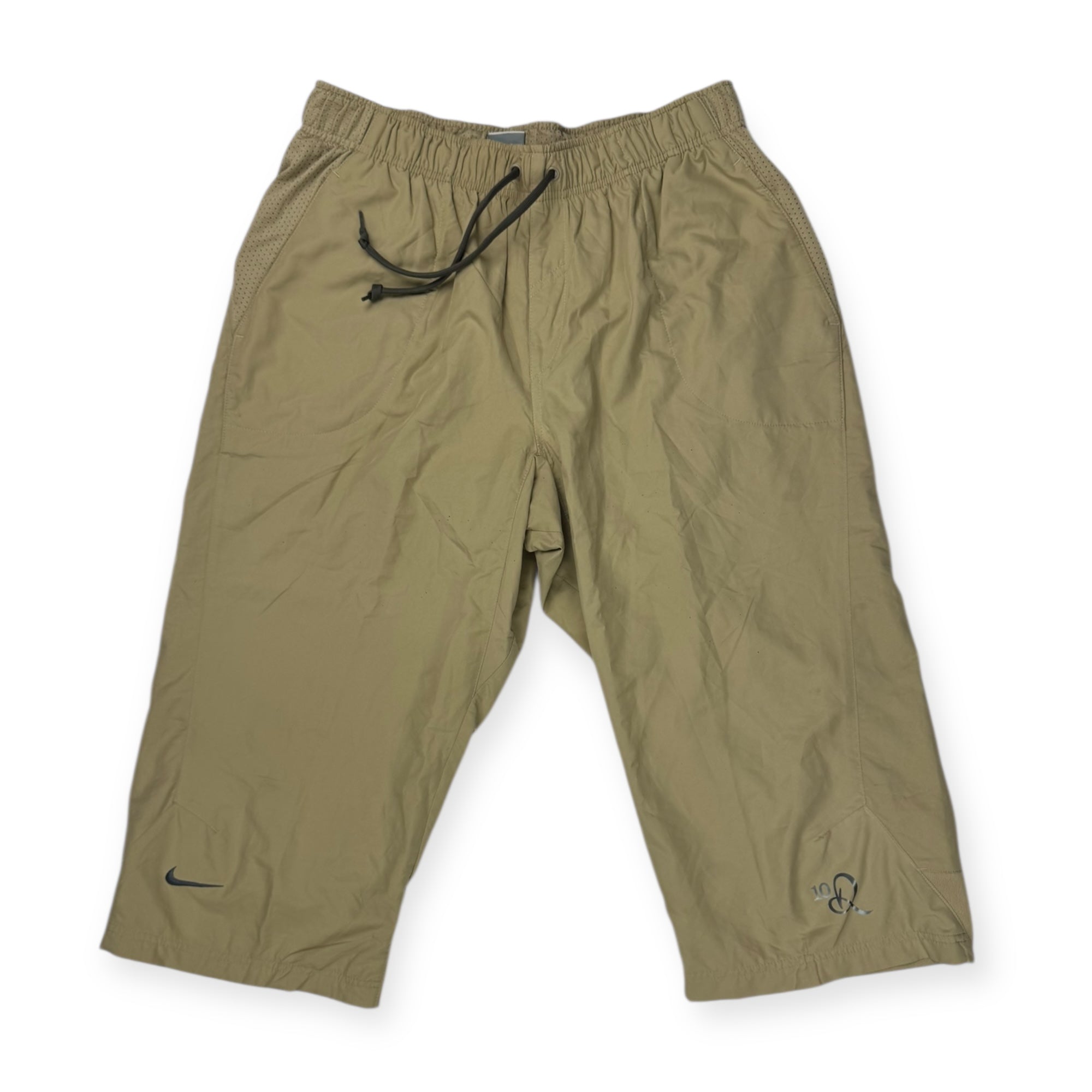 3 quarter shorts nike