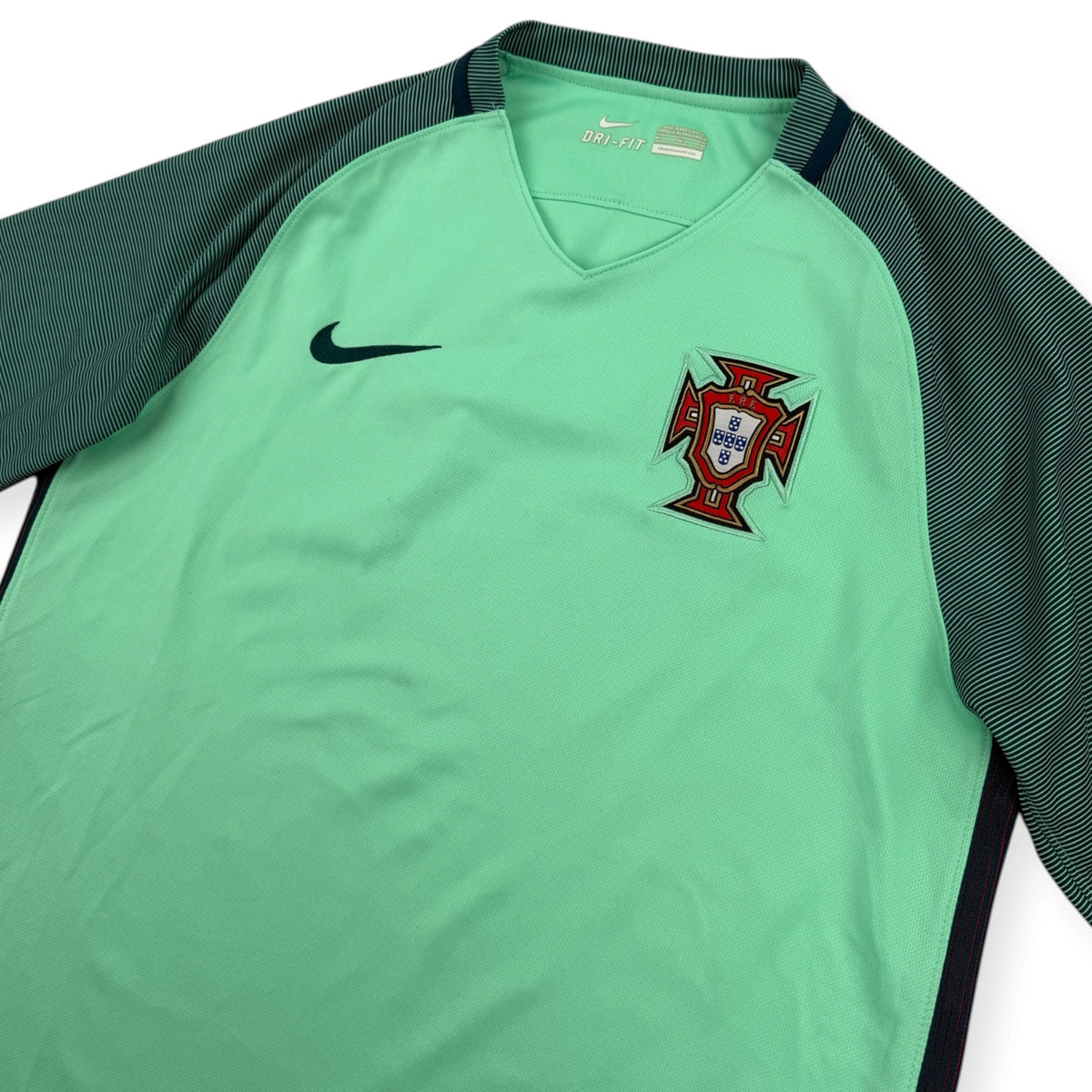 Portugal 2016 Away Shirt (M)