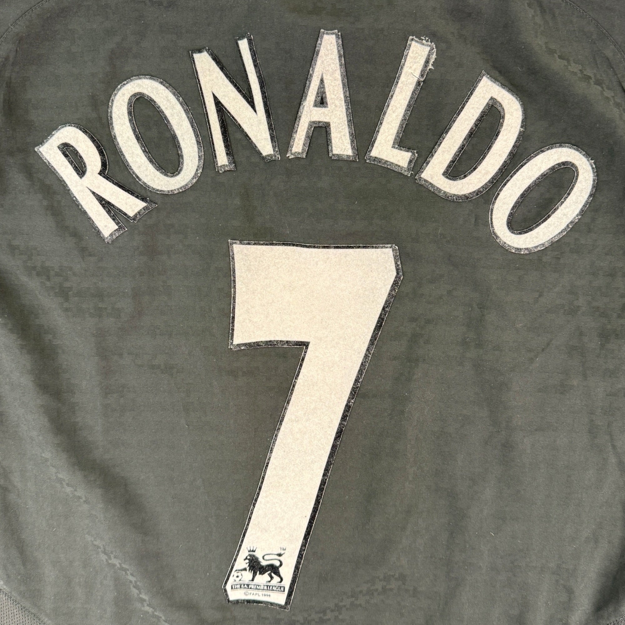 Manchester United 2003 Away Shirt, Ronaldo 7 (M)