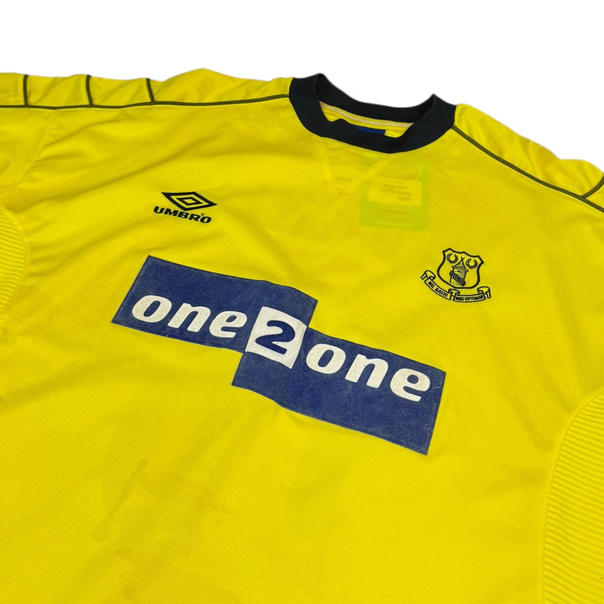 Everton 1999 Away Shirt, Hughes 18 (XL)