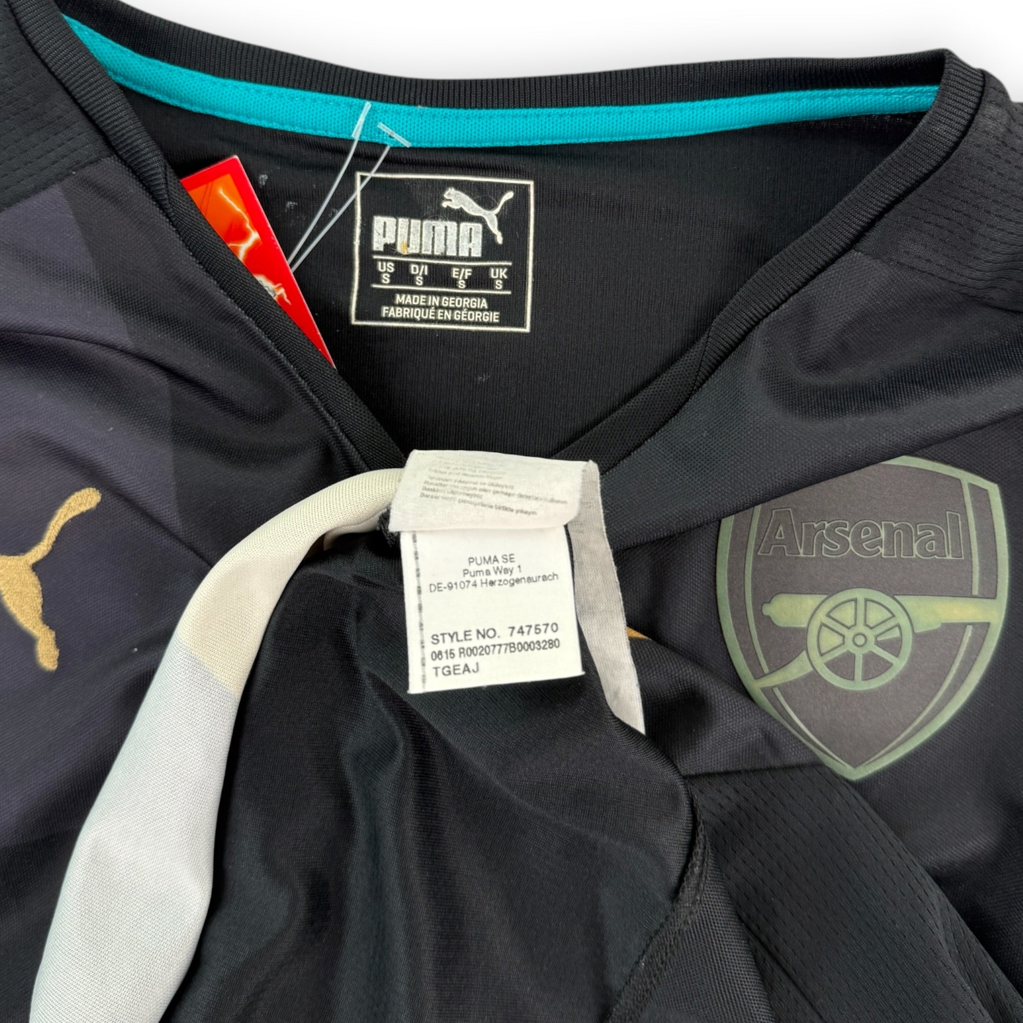 Arsenal 2015 Third Shirt, Özil 11 (S)