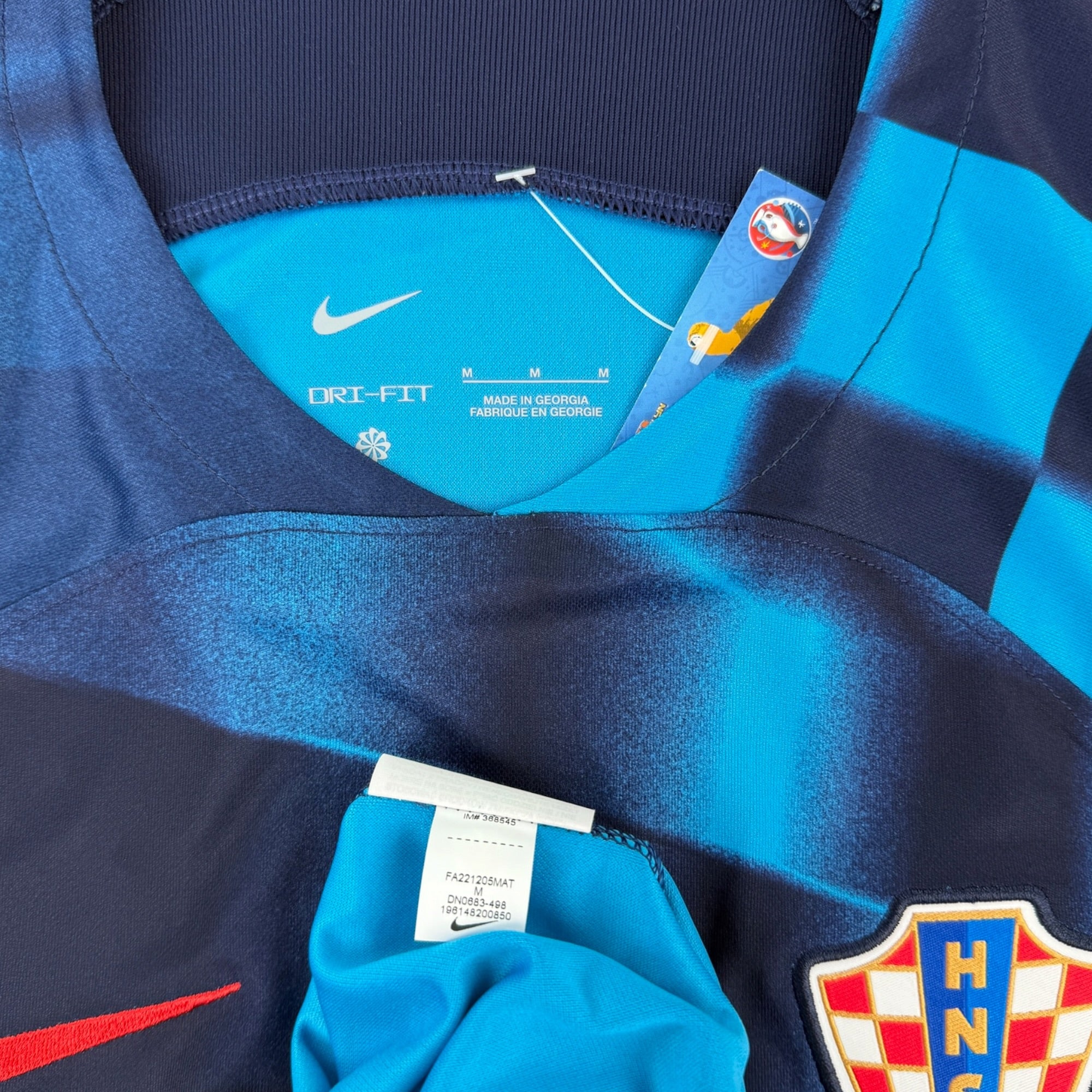 Croatia 2022 Away Shirt (M)