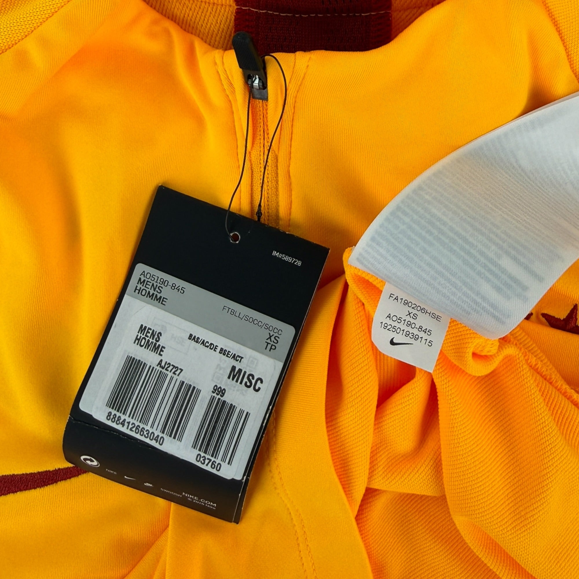 Galatasaray 2019 1/4 Zip, BNWT (XS)