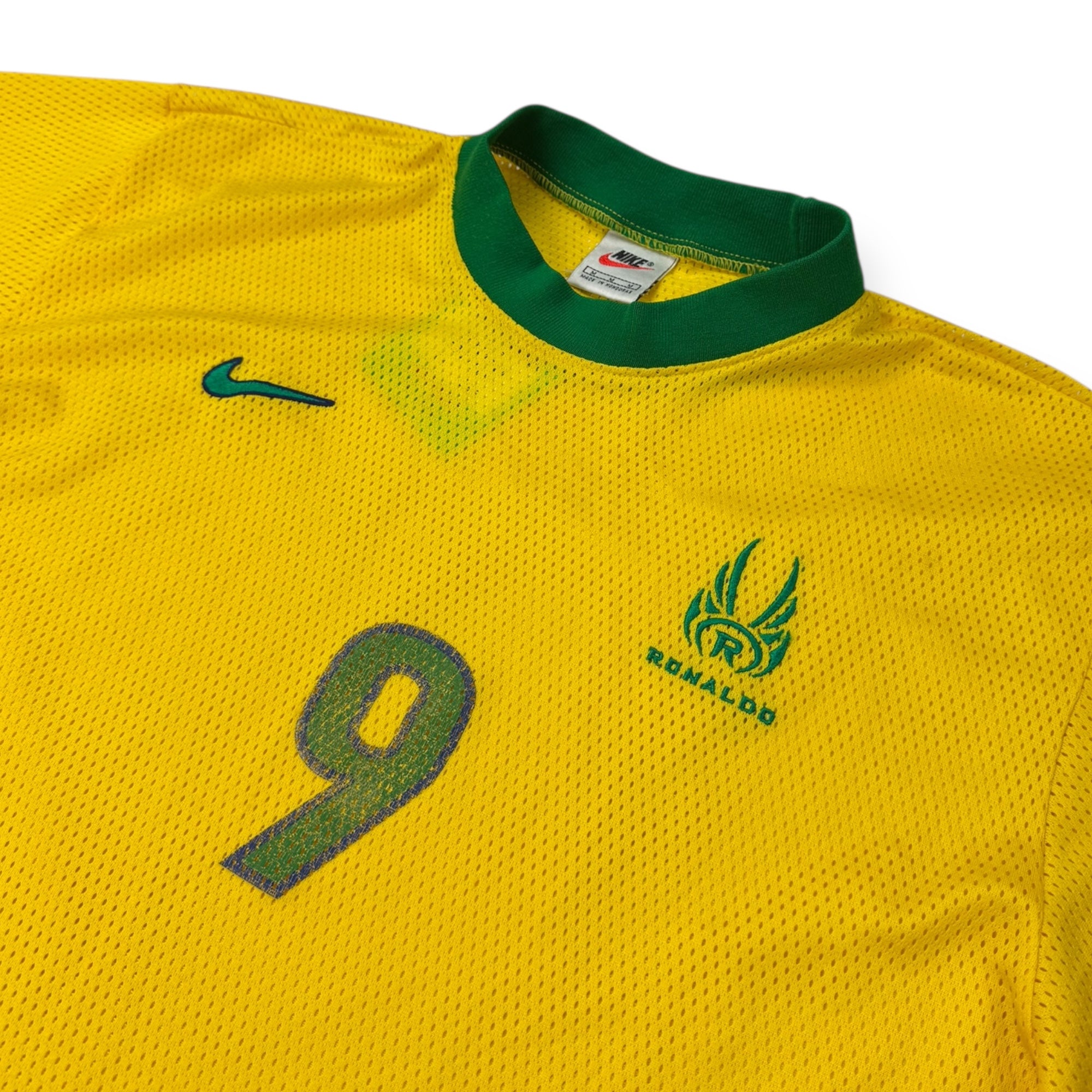 R9 Brazil 2000s Football Shirt (M)