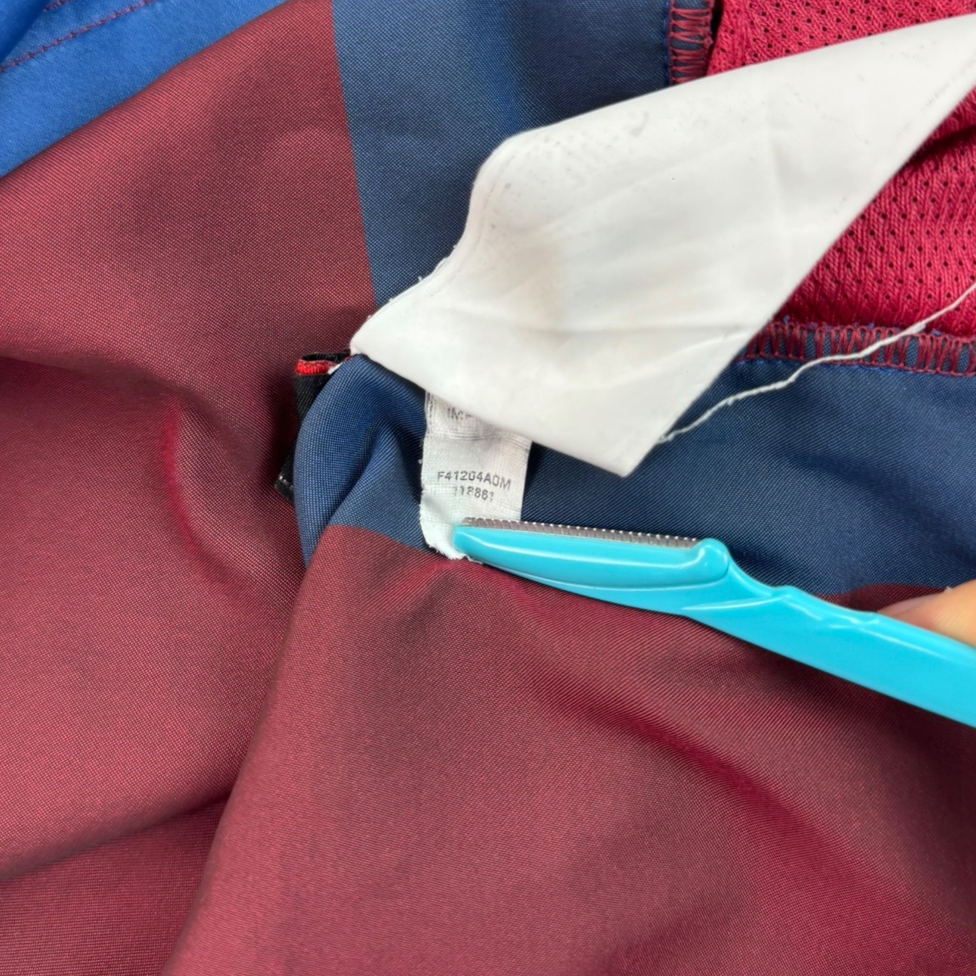 FC Barcelona 2004 Home Shirt (M)