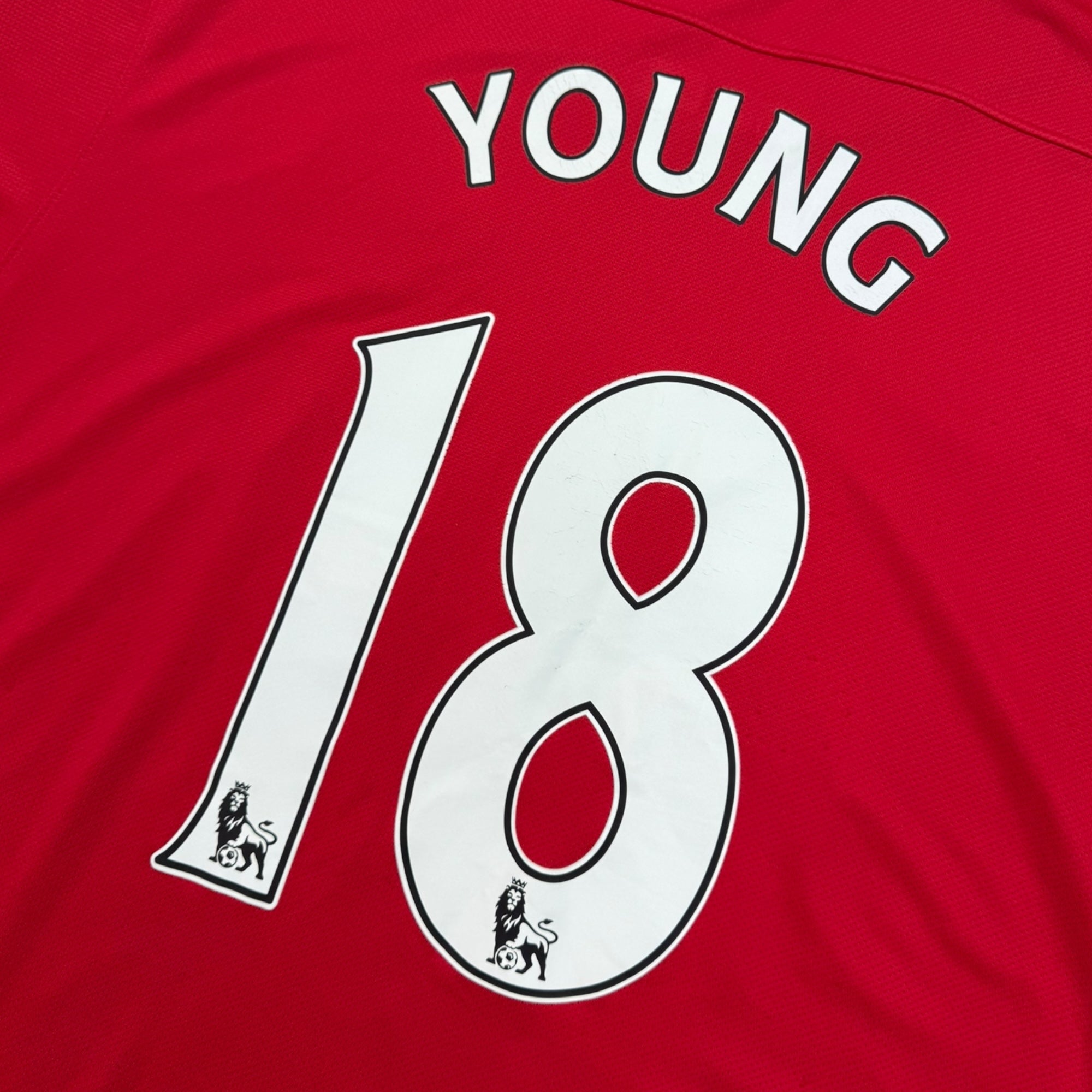 Manchester United 2011 Home Shirt, Young 18 (XXL)