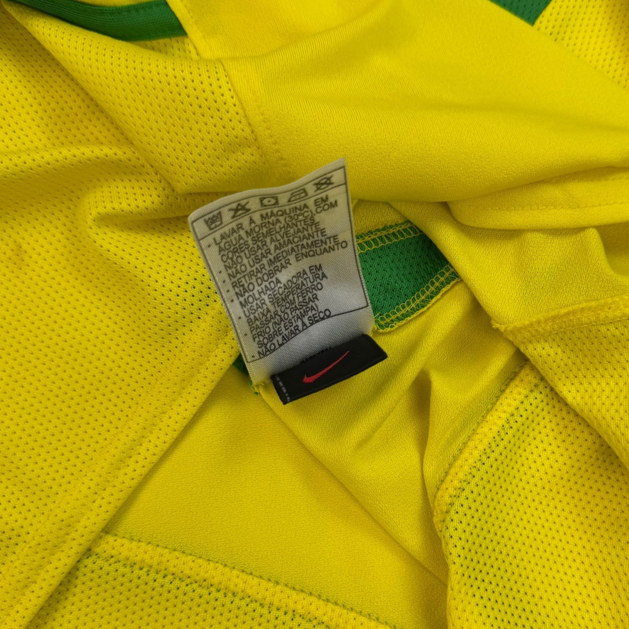 Brazil 2002 Home Shirt (M)