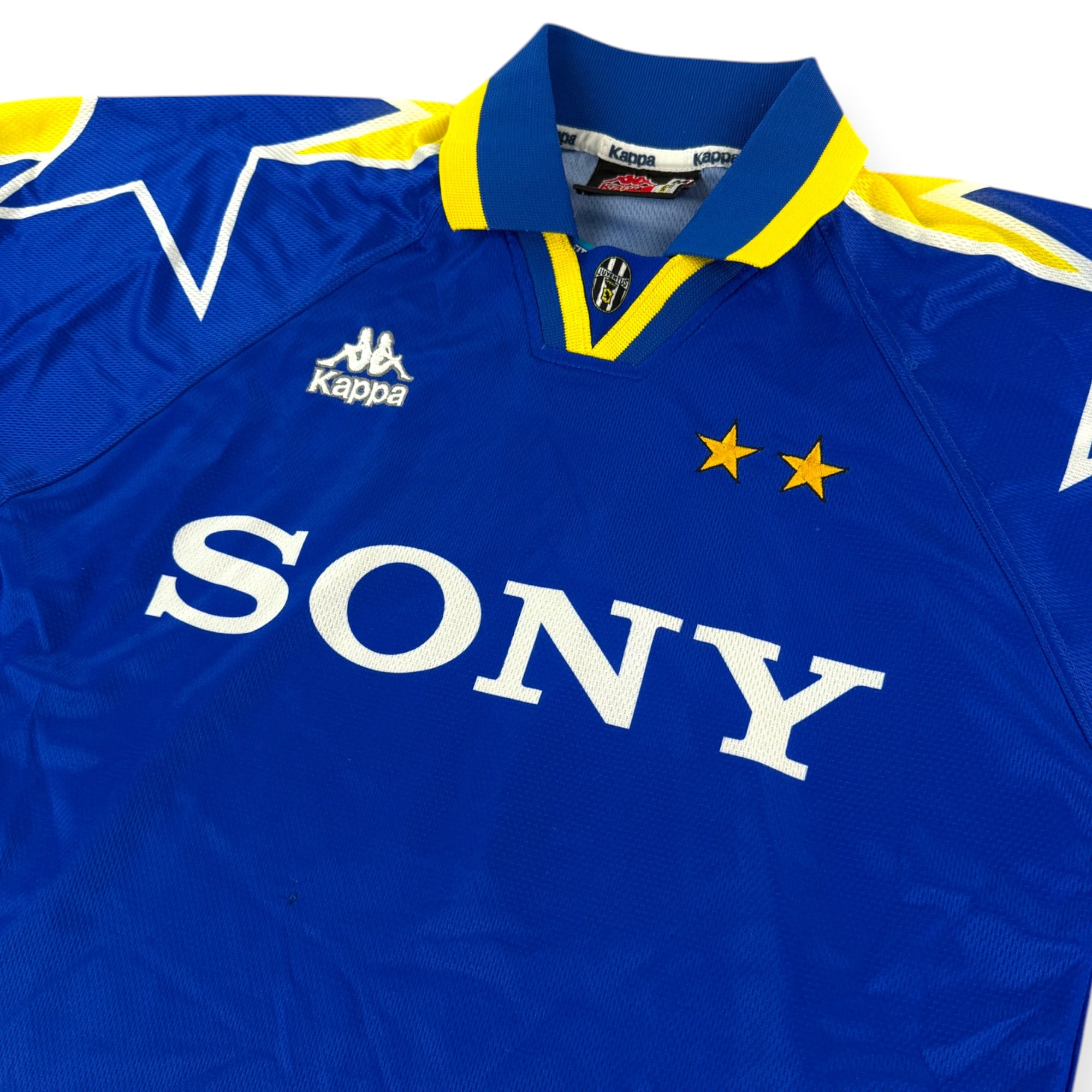 Juventus 1996 Away Shirt (M)